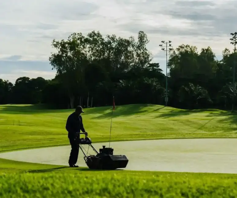 GolfSwipe app — Golf Jobs Board connecting clubs and talent